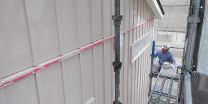[チャーリー☆ハウス] 外壁の塗装作業