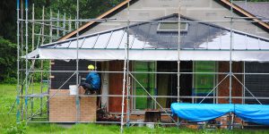 [Y-Studio] 建物も傘を差して（外部レンガタイル貼り）