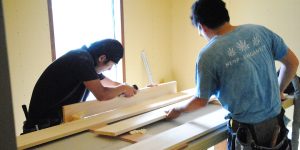 [ヌックぬっくこんにちは]　窓枠加工など（造作工事の様子）