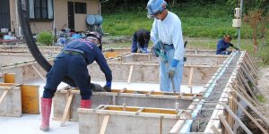 [里山にある心柱のある家]　基礎のコンクリート打ち（その２）